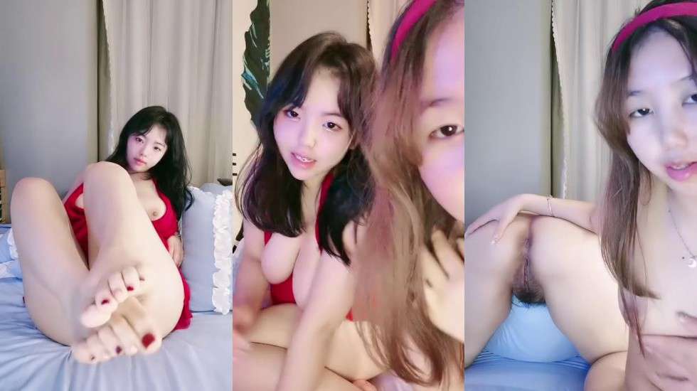 大奶风骚好姐妹一起诱惑狼友发骚全程露脸大奶子好诱人淫声荡语听狼友指挥展示掰开小穴又嫩又小好刺激-极品