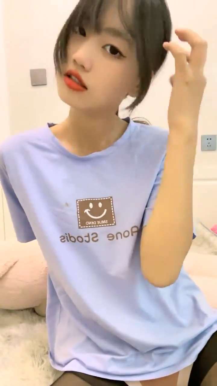 [直播] 顶级颜值 【璃璃想要哥哥】 长腿 美胸 可盐可甜 湘女多情 扯着黑丝挑逗你的神经 3